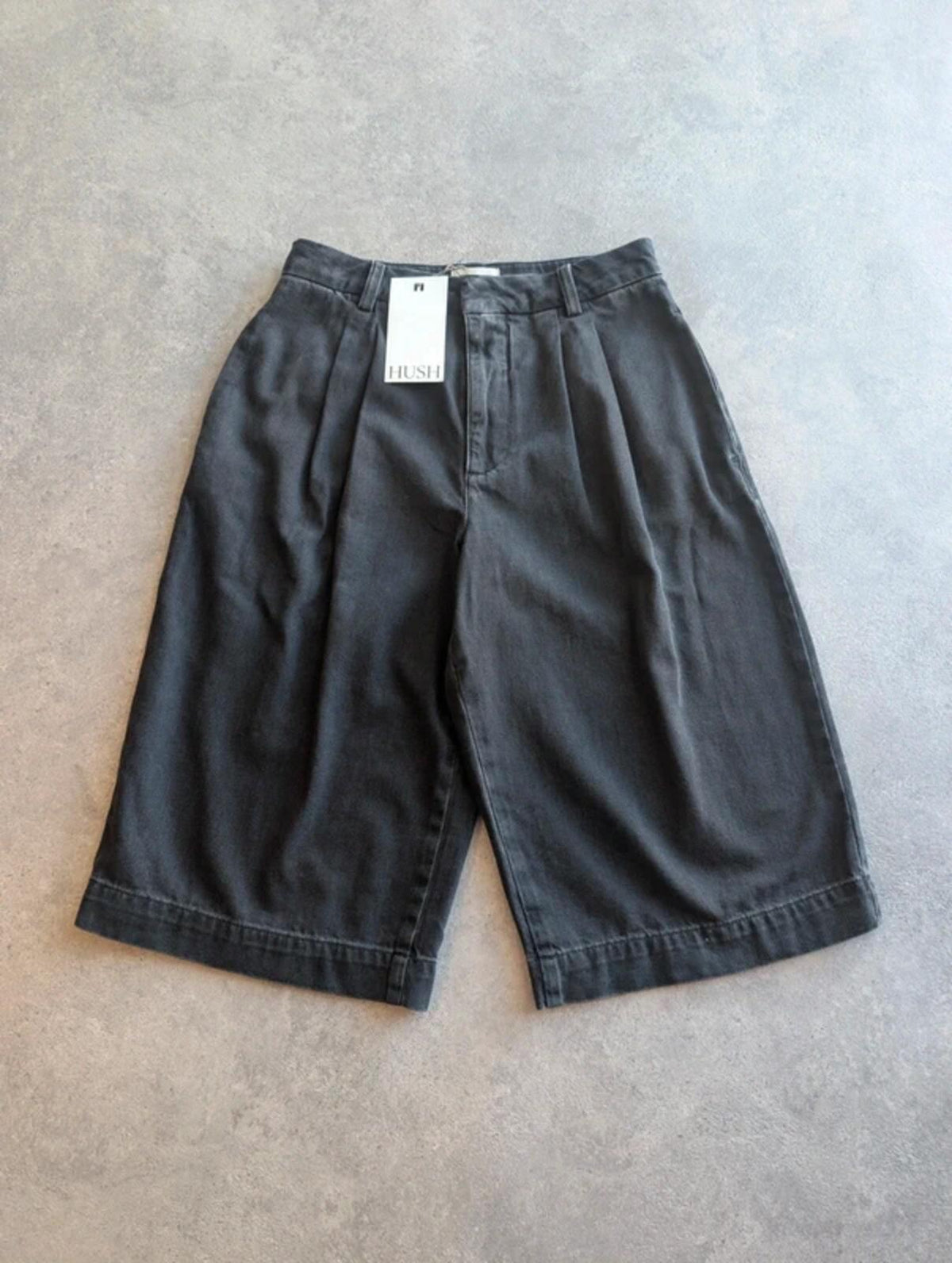 Hush Lyla Cropped Denim Bermuda Shorts Women’s Size 8 Black High Waisted