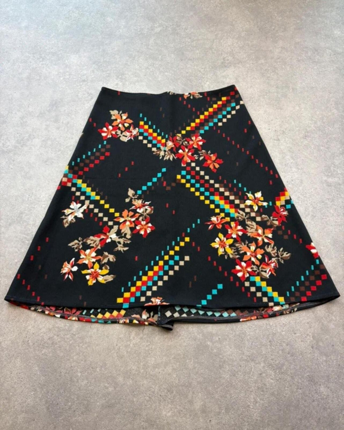 Vintage 1970s Midi Skirt Womens Medium Black Floral Geometric Slip On Boho